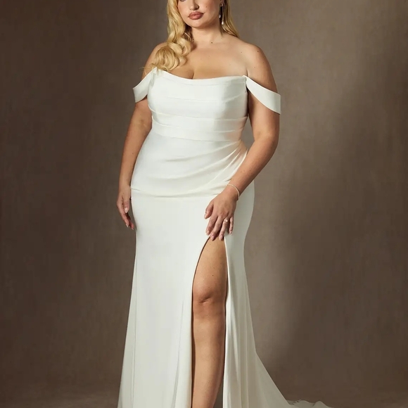 Elegant Off-Shoulder White Dress - Picture 5 of 10